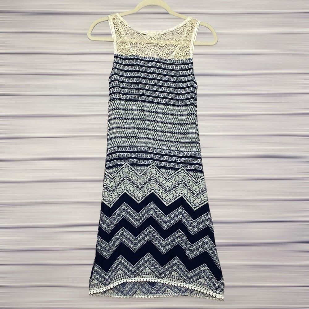 NWT - Junior Sleeveless Lace Accent Back Zipper Lightweight Women's Dresses